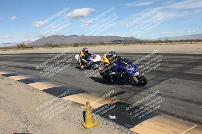 media/Nov-16-2025-Race Pace (Sun) [[8c5fa54630]]/Non Verified Riders (1st 20 Minutes)/3-Turn 3 Inside (11am)/